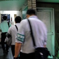 千葉県警、ホストクラブへ立ち入り　改正風営法施行で周知啓発