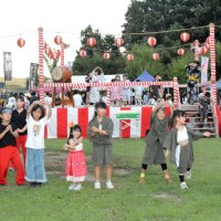 地元愛たっぷり盆踊り　今年もシンガー右藤綾子さん熱唱　大多喜・納涼イベント