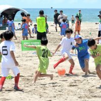 白砂ビーチ全力蹴球　国内最大級大会で熱戦　御宿