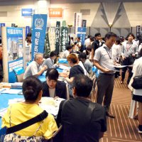 進学フェア千葉会場２日間延べ１万７０００人　受験生、入試向け情報収集