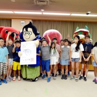 船えもん、大番頭に　ふなっしーもエール　「一緒に船橋盛り上げるなっしー」　地元児童が昇進お祝い