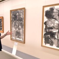 戦後の新たな形伝える　民主主義、個尊重を反映　成田山書道美術館１１日まで