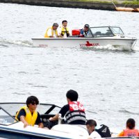 障害者ら水上スポーツ体験　地元の中学生も協力　香取・黒部川