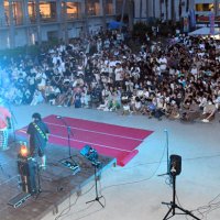 勝浦、音楽で熱く　口コミで１０００人集結「凪の夜」特別ライブ