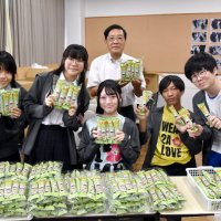 銚子電鉄「まずい棒」にメロンパン風味登場　千葉経大付高の生徒考案　「美味しくてごメロン（涙）」文化祭で約２千本完売
