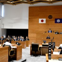 再選出馬の表明、阻まれる　市川・田中市長、議場発言認められず　対立深まる市議会