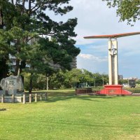 稲岸公園と民間航空記念碑
