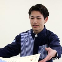 感謝状を受け取る角田さん＝館山署
