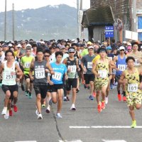 【動画あり】千倉路、９００人駆ける　南房総市ロードレース　暑さ対策、今年から１０月に