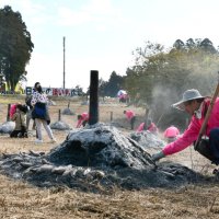 焼いて蒸かして秋堪能　香取で恒例「いも祭」盛況　栗源中生も努力の成果販売