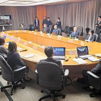 メガソーラー専門家視察へ　「工事の安全性担保重要」　県有識者会議が初会合