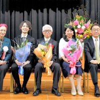 「恩人」評伝真正面から　初代栄誉の田中さん、喜び語る　第１回永井荷風文学賞授賞式
