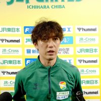 取材に応じる千葉・石川＝千葉市内