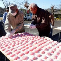 「八日講」紅白餅作り　無病息災、家内安全願う　いすみ荻原地区