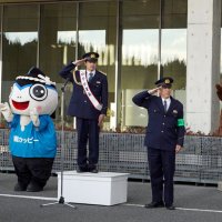 武大生が一日署長　防犯や無事故啓発　勝浦署