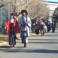 手作り和服あでやかに　佐倉東高　服飾デザイン科　個性光る登校姿