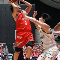 千葉ジェッツ、アルティーリ千葉　４強届かず　バスケット全日本選手権
