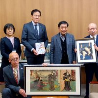木更津の文化振興に　歴史研究家　坂井さん、美術品寄贈