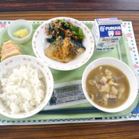 城下町の献立給食で　佐倉特産みそや野菜に舌鼓