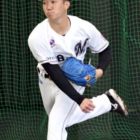 石垣元衝撃の初ブルペン　７割も力強さ「バケモン」級　悠然１５球「楽しく」　都城キャンプ　千葉ロッテ