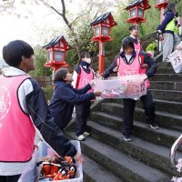 かつうらビッグひな祭り　学生協力華やぐ街に　飾り付けやアート　展示地元愛で盛り上げ