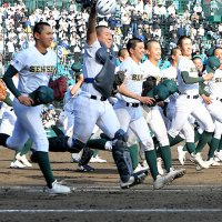 【速報】専大松戸、初の４強　関東王者の山梨学院に２―１で雪辱　第９８回選抜高校野球