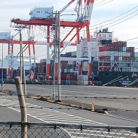 輸出入２年ぶり減少　製油効率化や中国景気影響　２５年千葉港貿易額