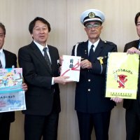 新入学児に交通安全グッズ　木更津、袖ケ浦に２団体寄贈