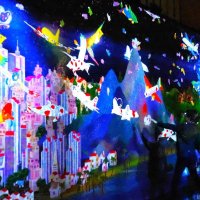 描いた絵、生き生きと　触れて動かし、操縦も　芝山・航空博物館チームラボが体験型作品
