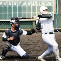 主砲吉岡準備ＯＫ　専大松戸甲子園だより