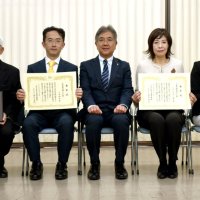 ２団体に表彰状、精進誓う　伝統生かし地域に光　【千葉日報地域きずな賞】