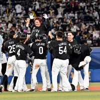 劇的逆転サヨナラ　藤原決めた２点二塁打　千葉ロッテ