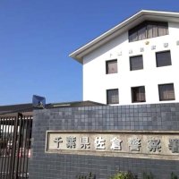 高齢夫妻の首も突き刺したか　八街の近隣住人殺人未遂事件、６１歳男を容疑で再逮捕　付近でけが人、他にも